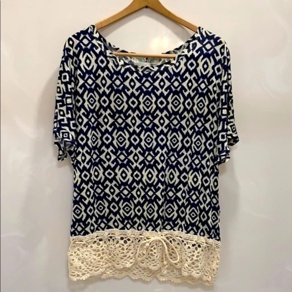 Crotchet Lace Detail Print Top - Picture 1 of 6